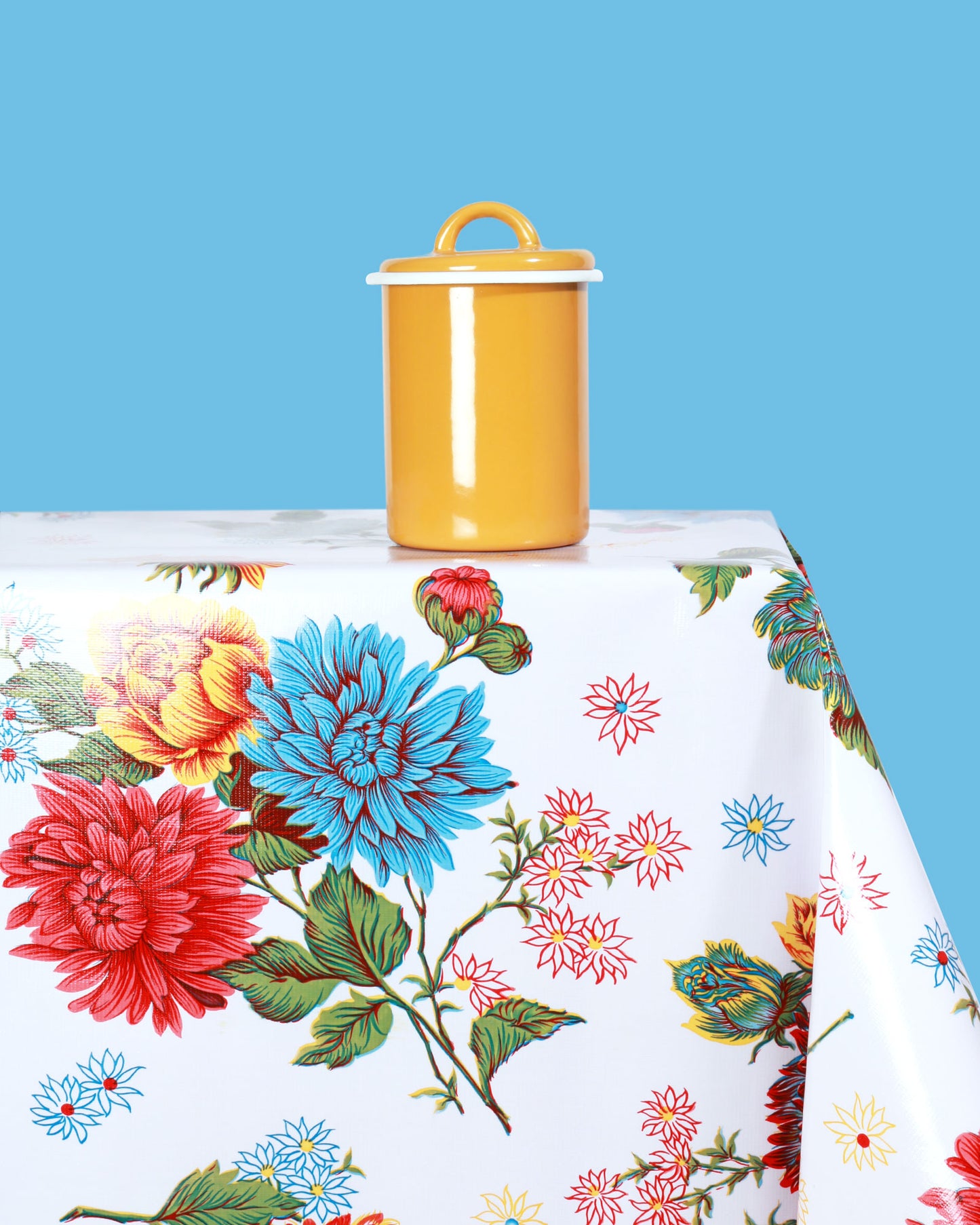 Cristantemos Oilcloth, White