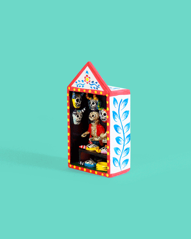 Mask Shop Retablo